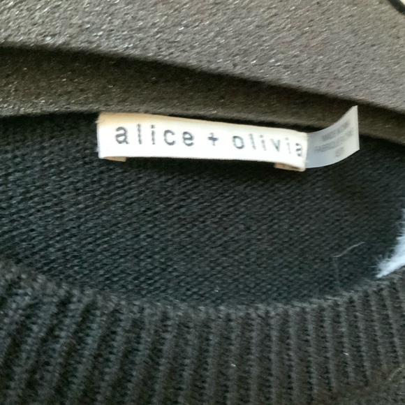 BEAUTIFUL BRAND NEW ALICE + OLIVIA GLEESON FUZZY CLOUD SWEATER IN BLACK & WHITE - Picture 2 of 16